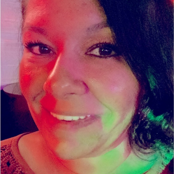 Meet your Posher, Colleen - Picture 1 of 1